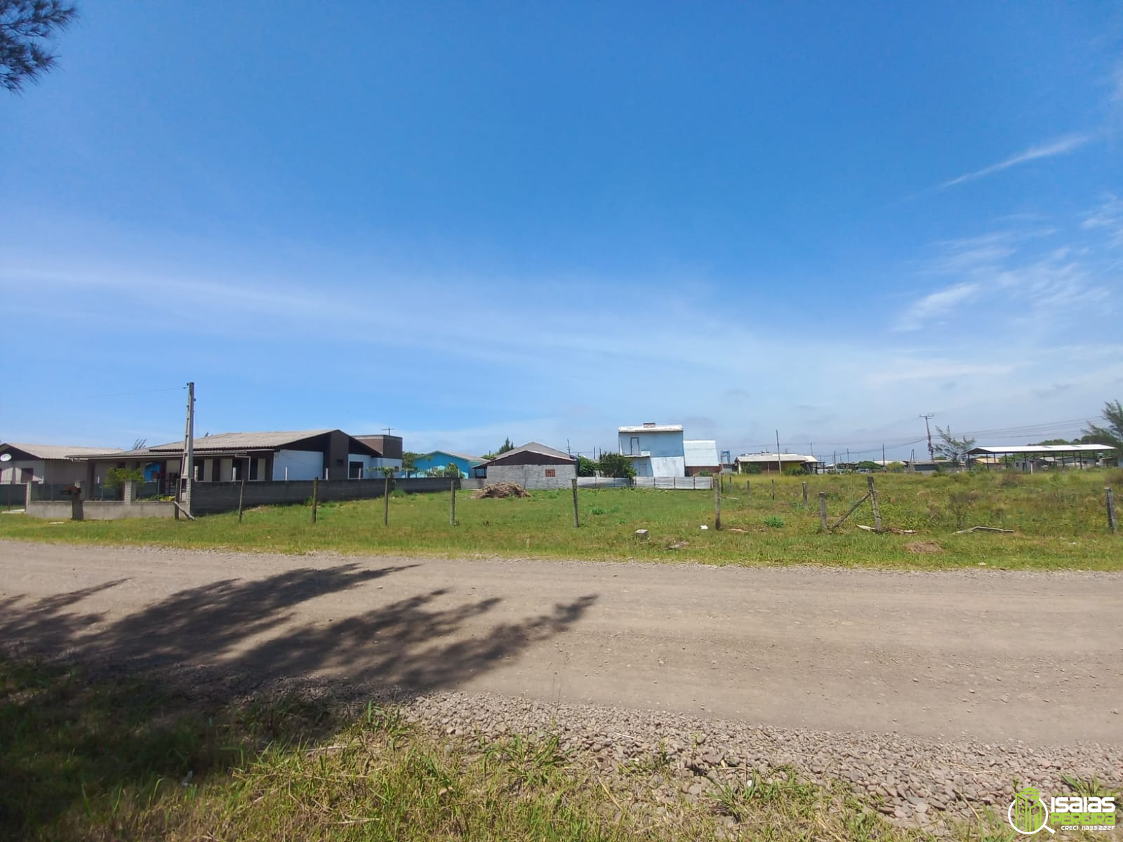 Vendem-se dois terrenos na praia de Balneario Arroio do  Silva-Sc