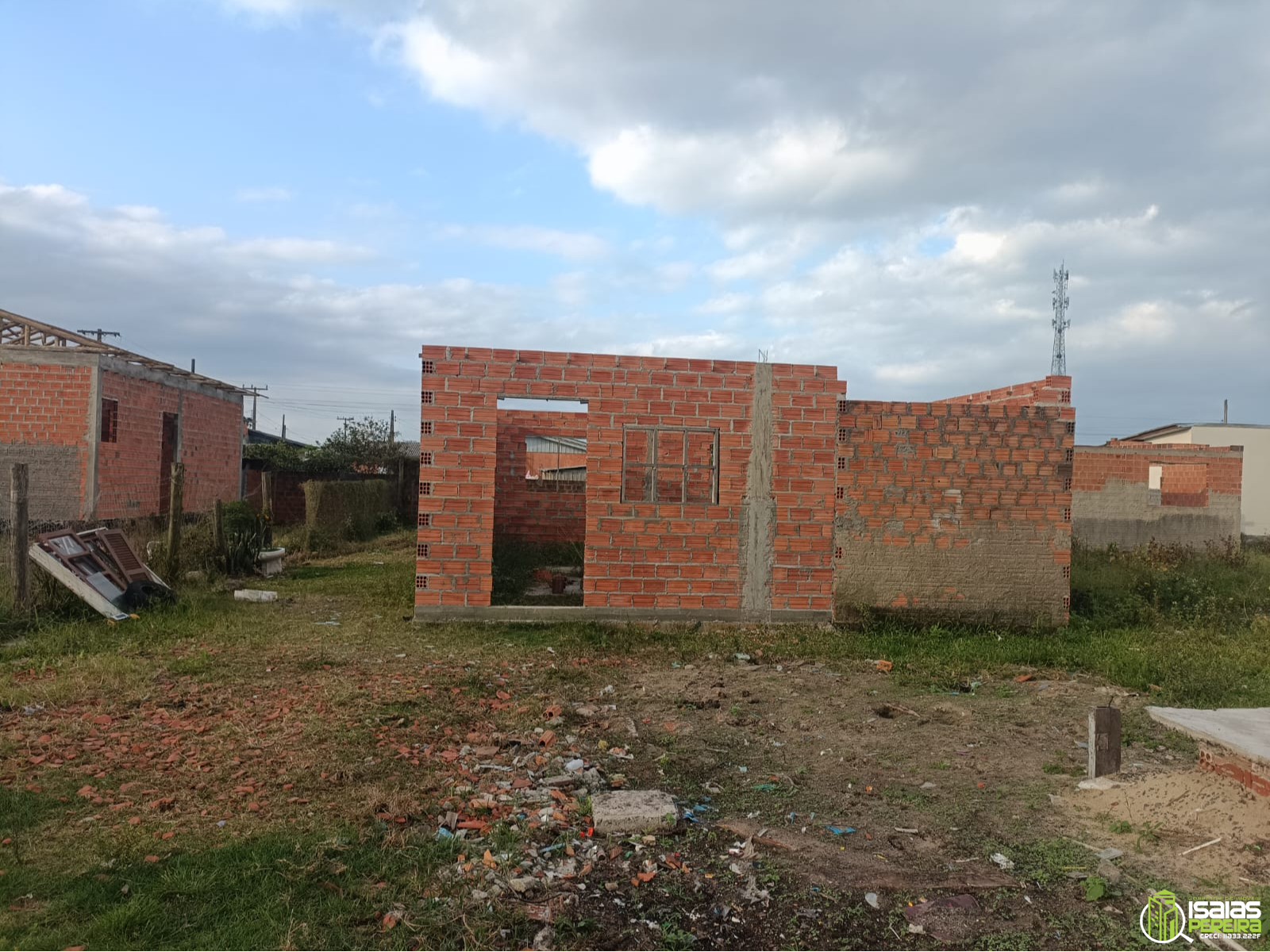 Terreno com construção