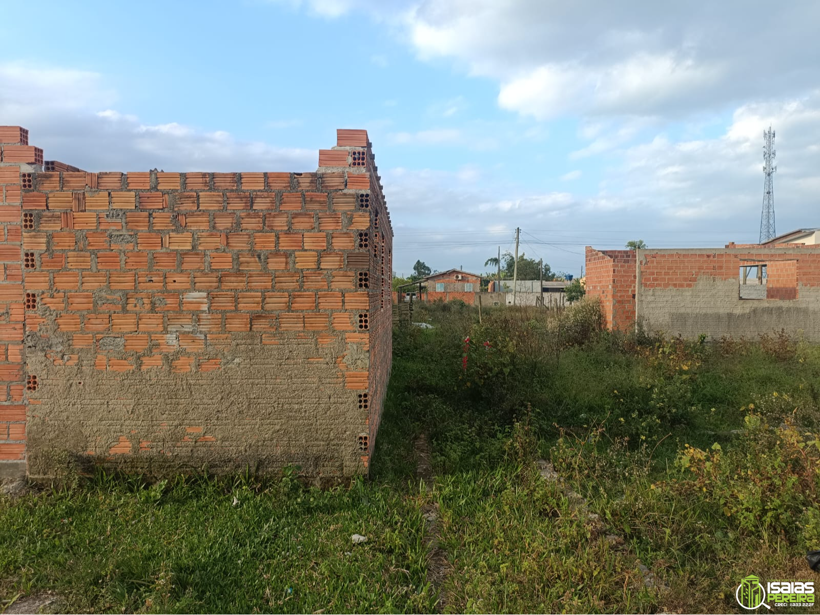 Terreno com construção