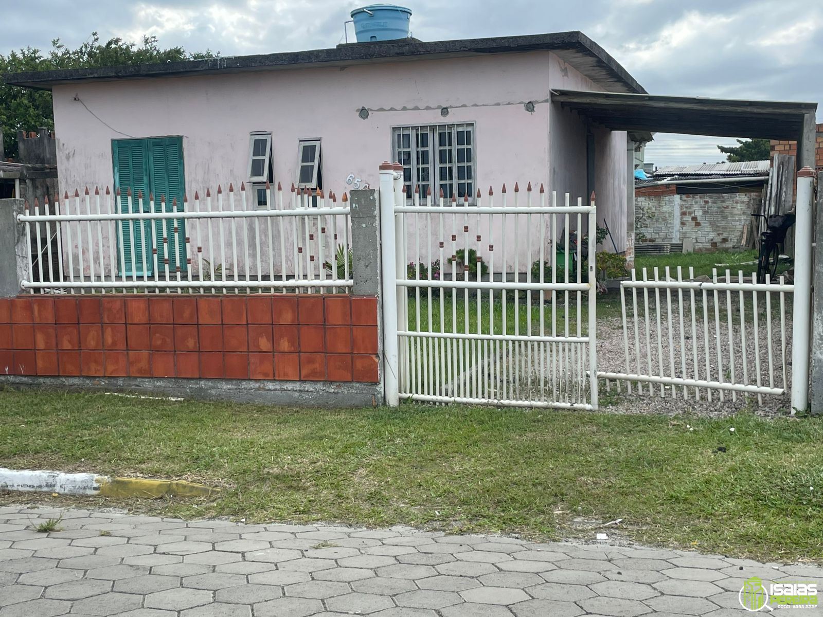 VENDE-SE CASA – BALNEÁRIO ARROIO DO SILVA/SC Bairro Centro – Forqueta