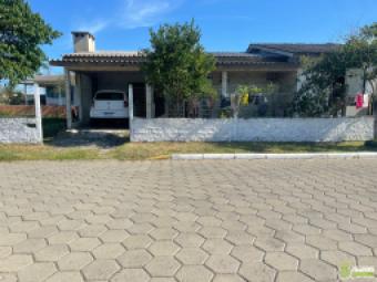 CASA DE ESQUINA À VENDA – JARDIM ATLÂNTICO | BALNEÁRIO ARROIO DO SILVA-SC