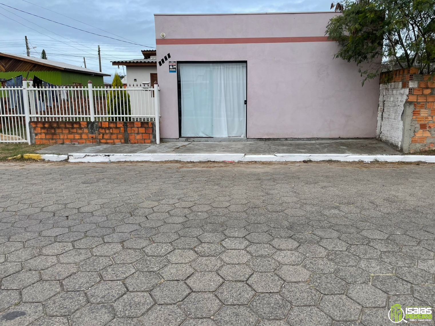 OPORTUNIDADE RARA NO LITORAL! CASA + SALA COMERCIAL POR APENAS R$ 230.000