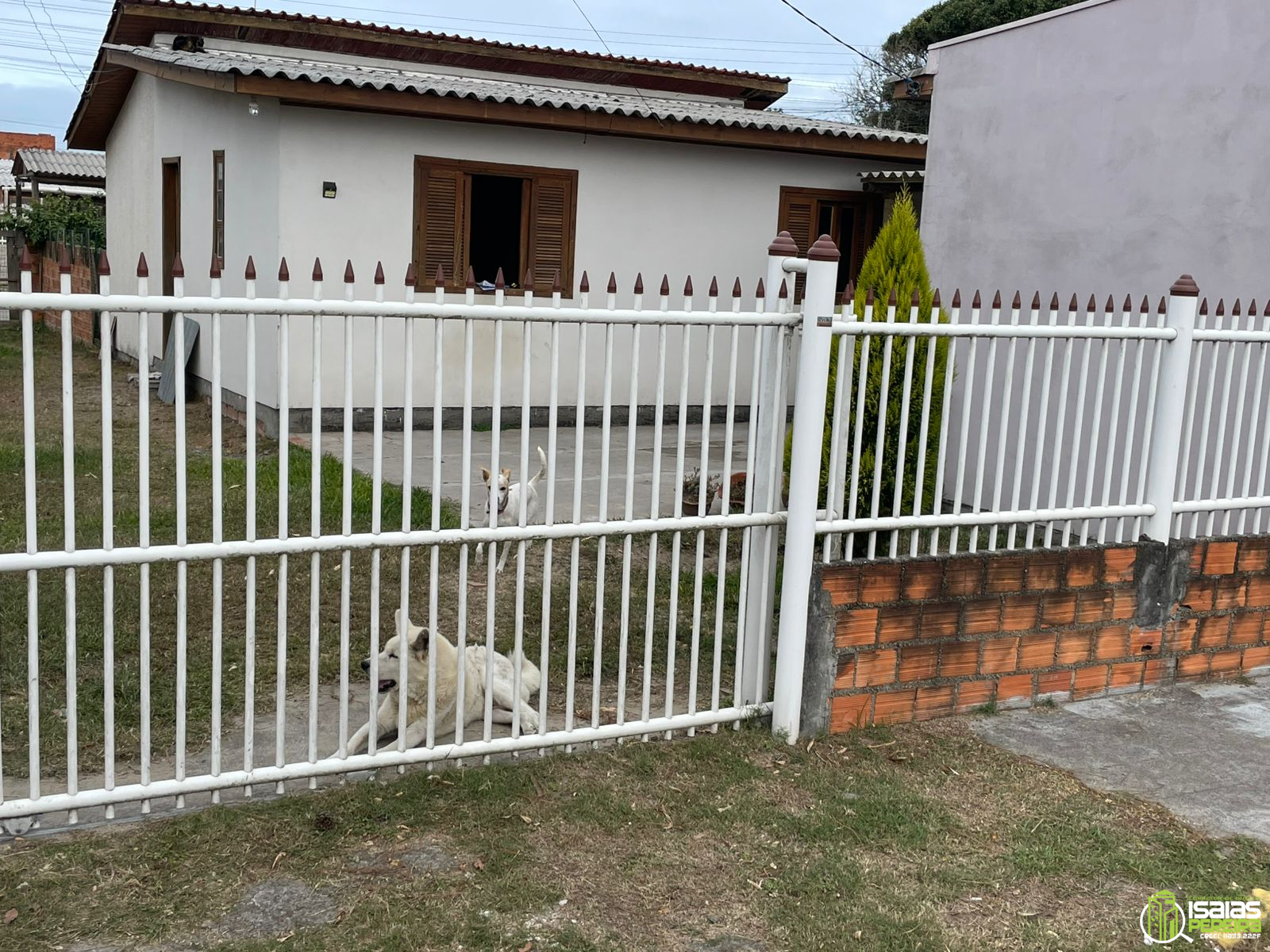 OPORTUNIDADE RARA NO LITORAL! CASA + SALA COMERCIAL POR APENAS R$ 230.000