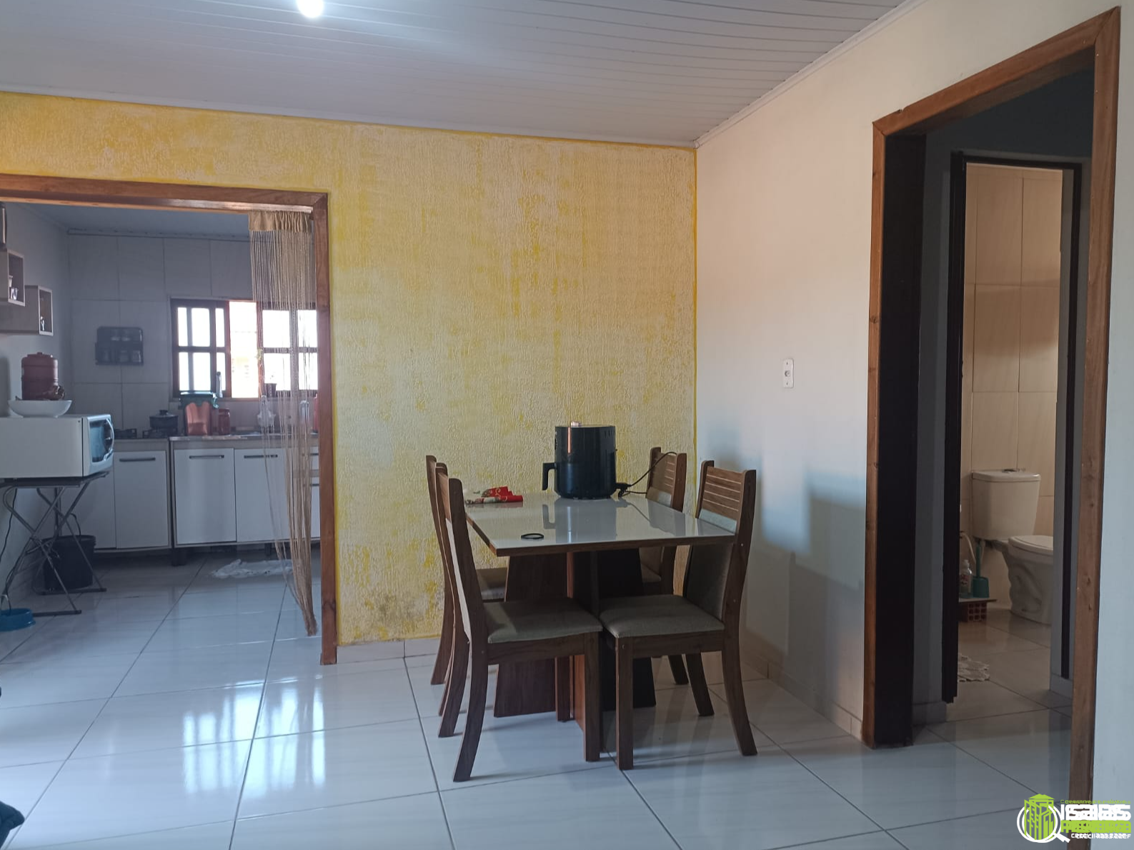 OPORTUNIDADE RARA NO LITORAL! CASA + SALA COMERCIAL POR APENAS R$ 230.000