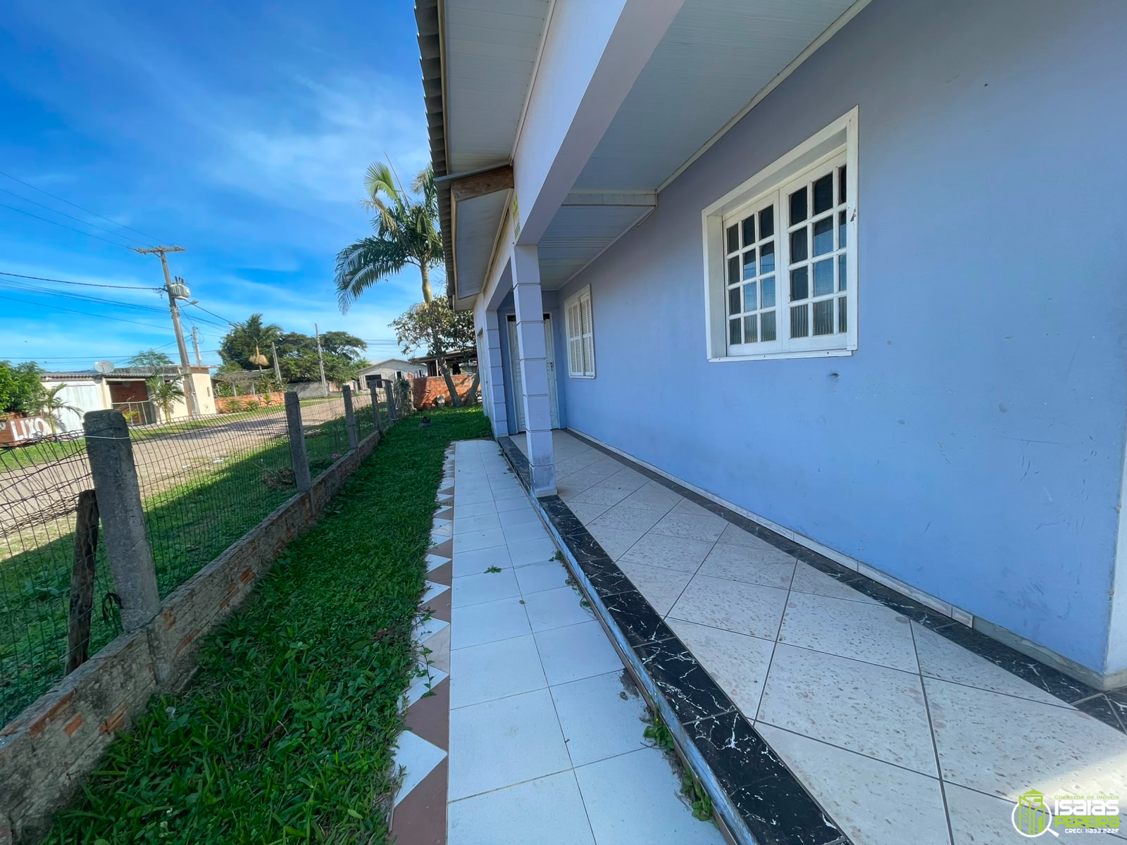 ALUGA-SE CASA EM BALNEÁRIO ARROIO DO SILVA – SC