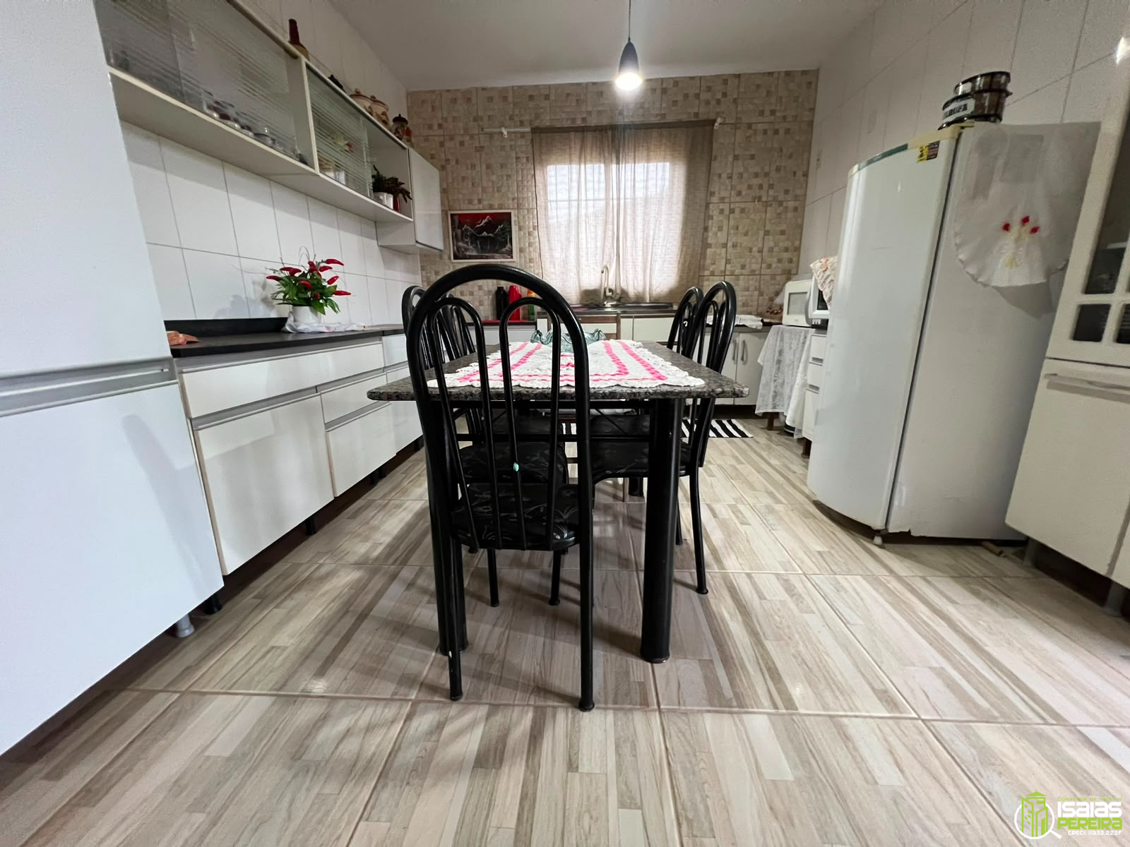 VENDE-SE CASA DE ESQUINA NA PRAIA DE BALNEARIO ARROIO DO SILVA-SC