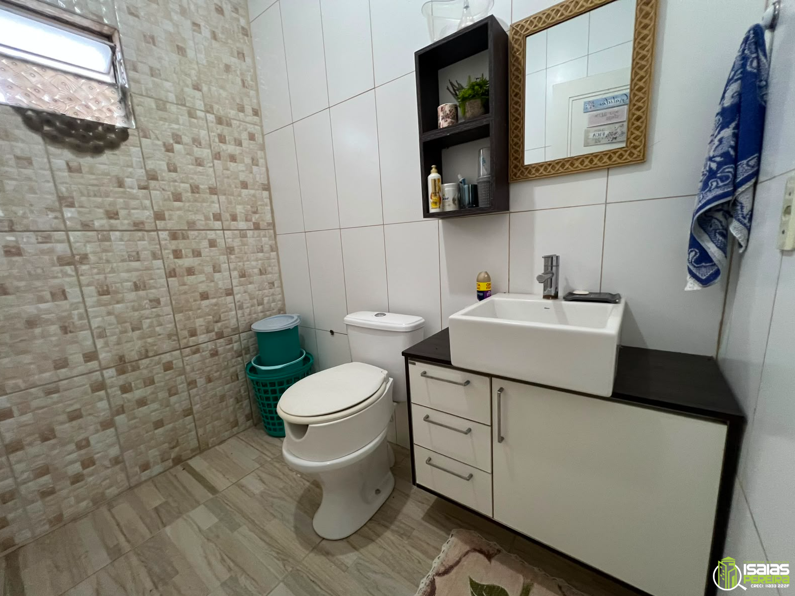 VENDE-SE CASA DE ESQUINA NA PRAIA DE BALNEARIO ARROIO DO SILVA-SC